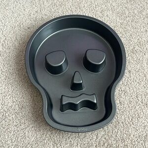 “Wilton-Skeleton Cake Pan”